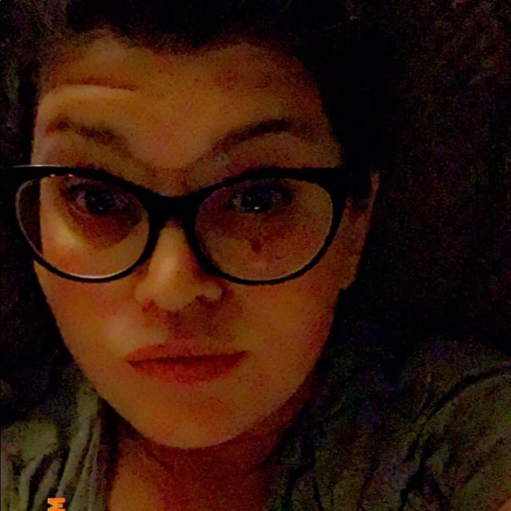 Meet your Posher, Adriane